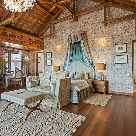 Luxurious Arakana Villa With Pool