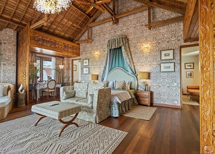 Luxurious Arakana With Pool